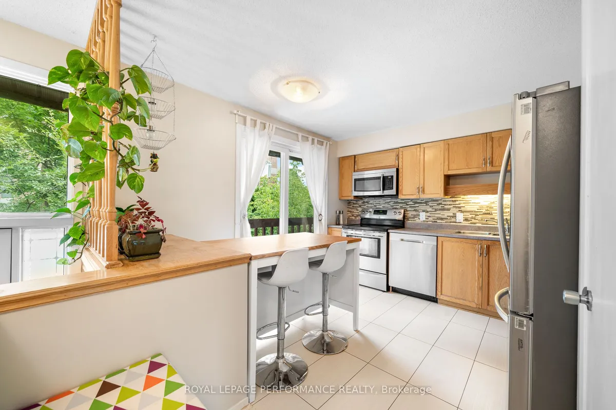 494 Woodland Avenue, ON K2B 5E5