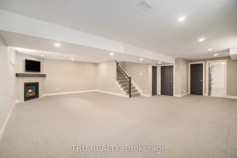 670 Parade Drive, ON K2S 0Z2