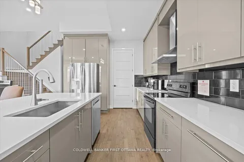 560 QUEEN MARY Street, ON K1K 1W1