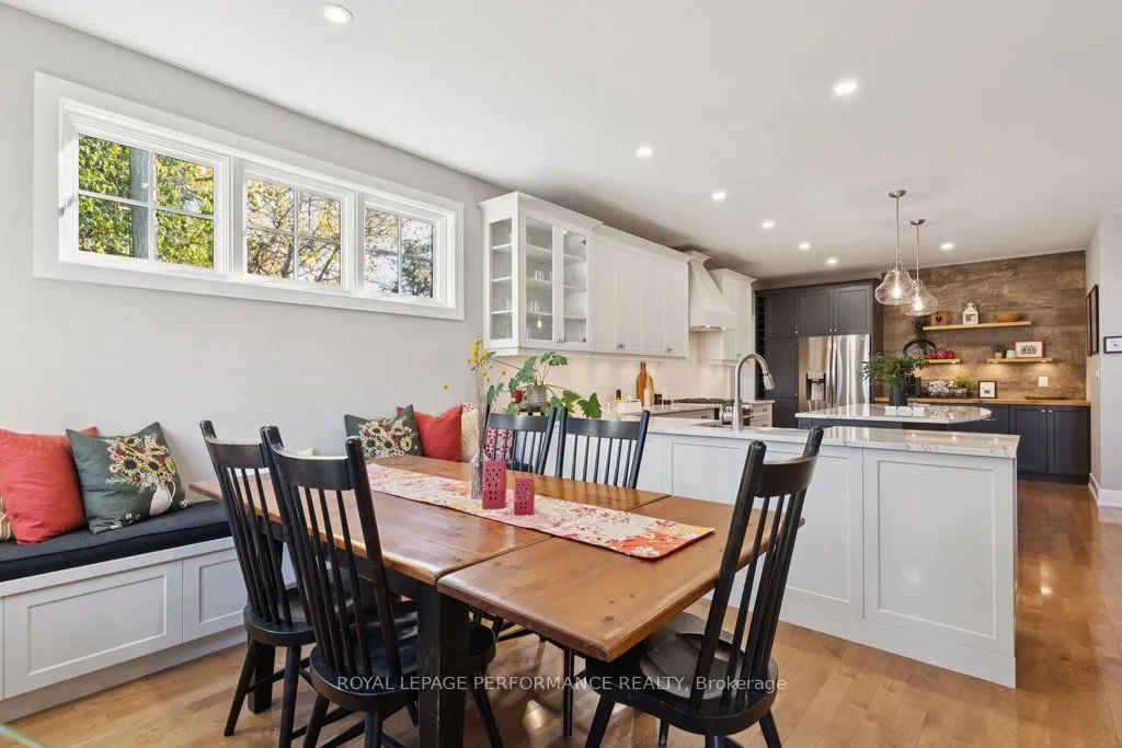 5 Melva Avenue, ON K1T 3W9