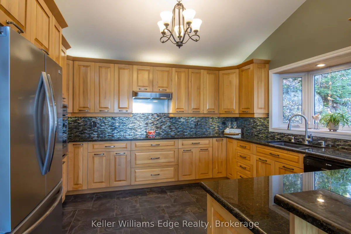 43 LAKESHORE Drive, ON K0J 1L0