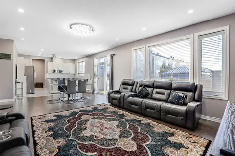 336 Lamarche Avenue, ON K1C 1T1