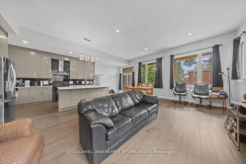 562 QUEEN MARY Street, ON K1K 1W1