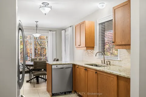 16 Spinney Way, ON K2J 4Y8