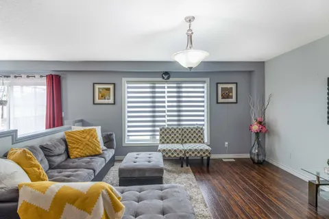 702 Frontenac Crescent, ON N4V 0B1