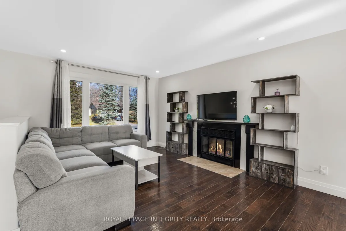 220 Agathe Street, ON K4K 1K7