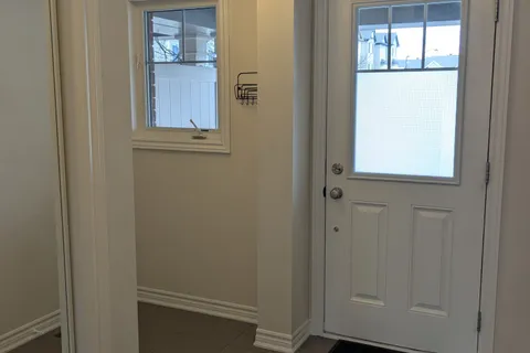 582 Meadowcreek Circle, ON K2M 0J8