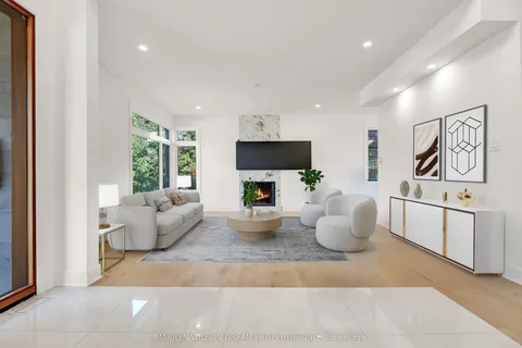 320 Crestview Road, ON K1H 5G6