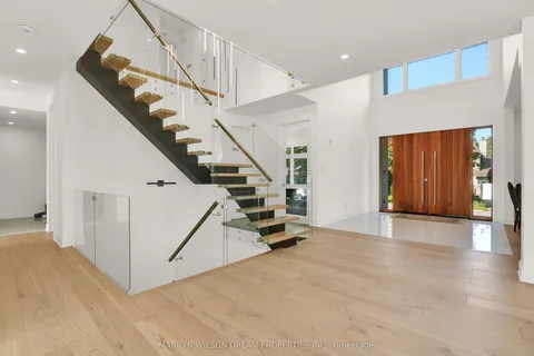 320 Crestview Road, ON K1H 5G6