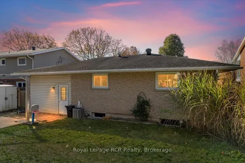 579 19th Avenue, ON N4N 3G4