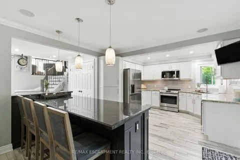 36 Pinecreek Road, ON L8B 0H1