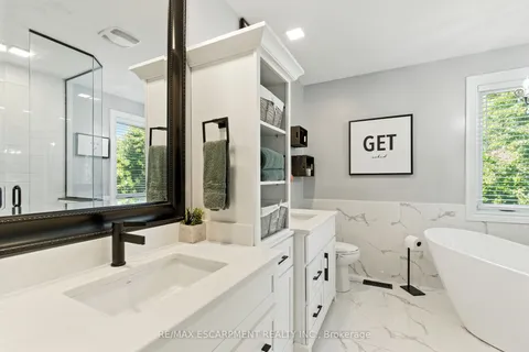 36 Pinecreek Road, ON L8B 0H1