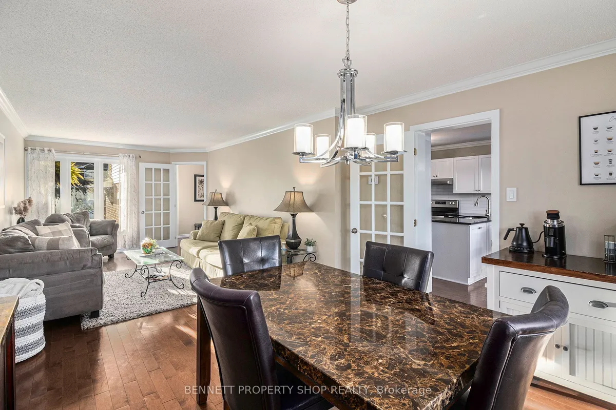 1865 Leclair Crescent, ON K1E 3S2