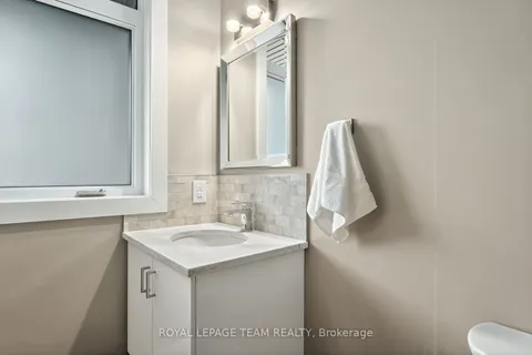 16 First Avenue, ON K1S 2G2