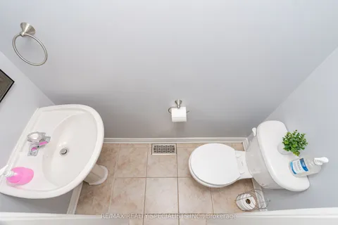 8A Hainer Street, ON L2S 1M4