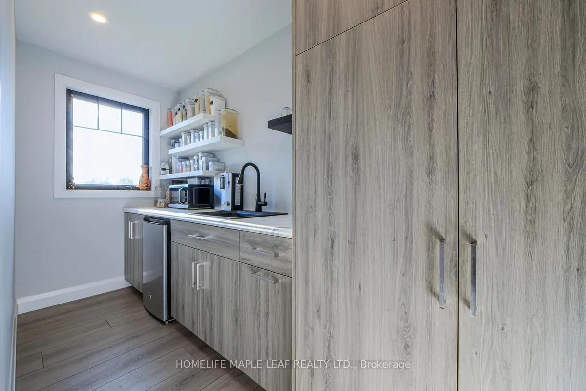 585437 County Road, ON L9V 1Z1