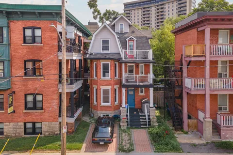 229 Charlotte Street, ON K1N 8L1