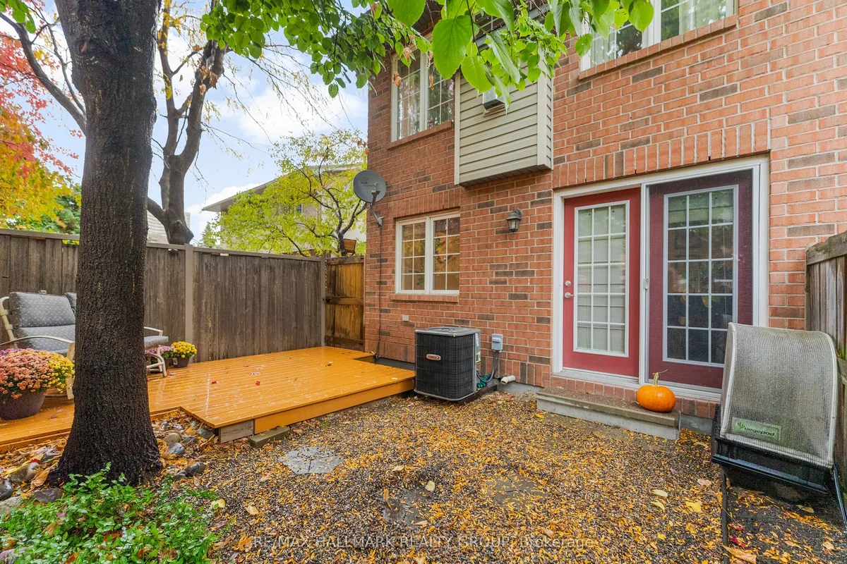 440 Edgeworth Avenue, ON K2B 5L1