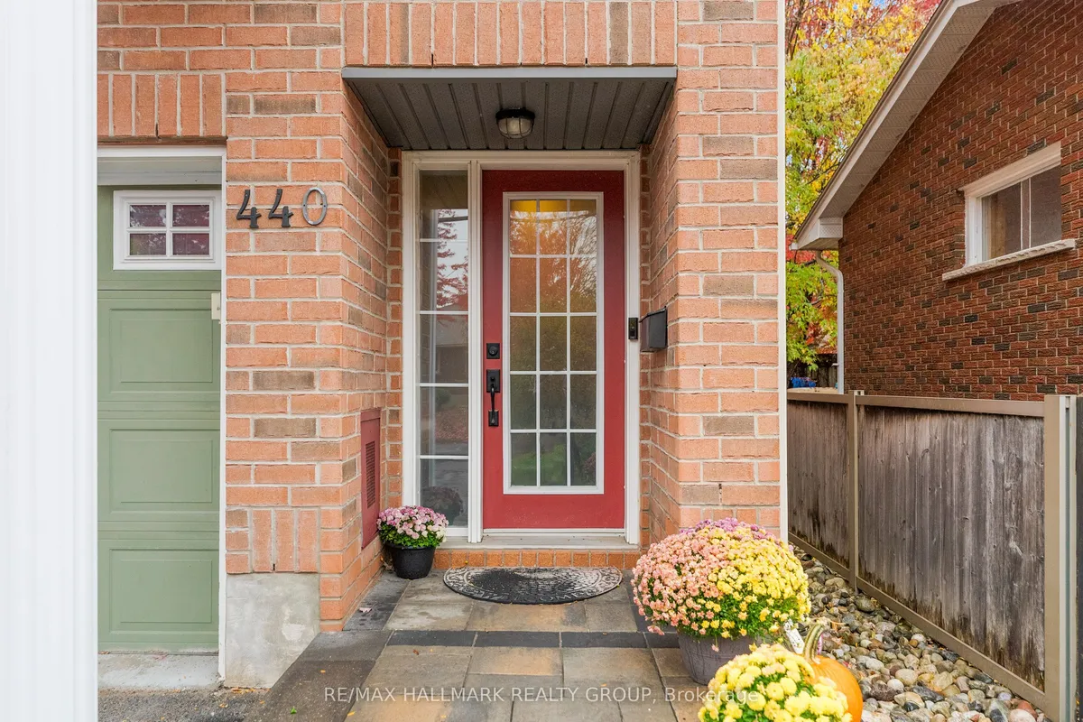 440 Edgeworth Avenue, ON K2B 5L1