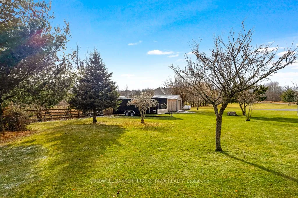 556 West Point Drive, ON K7H 3C7