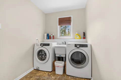 79 River Road, ON K7R 3H3