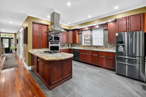 642 Simcoe Street, ON L0S 1J0