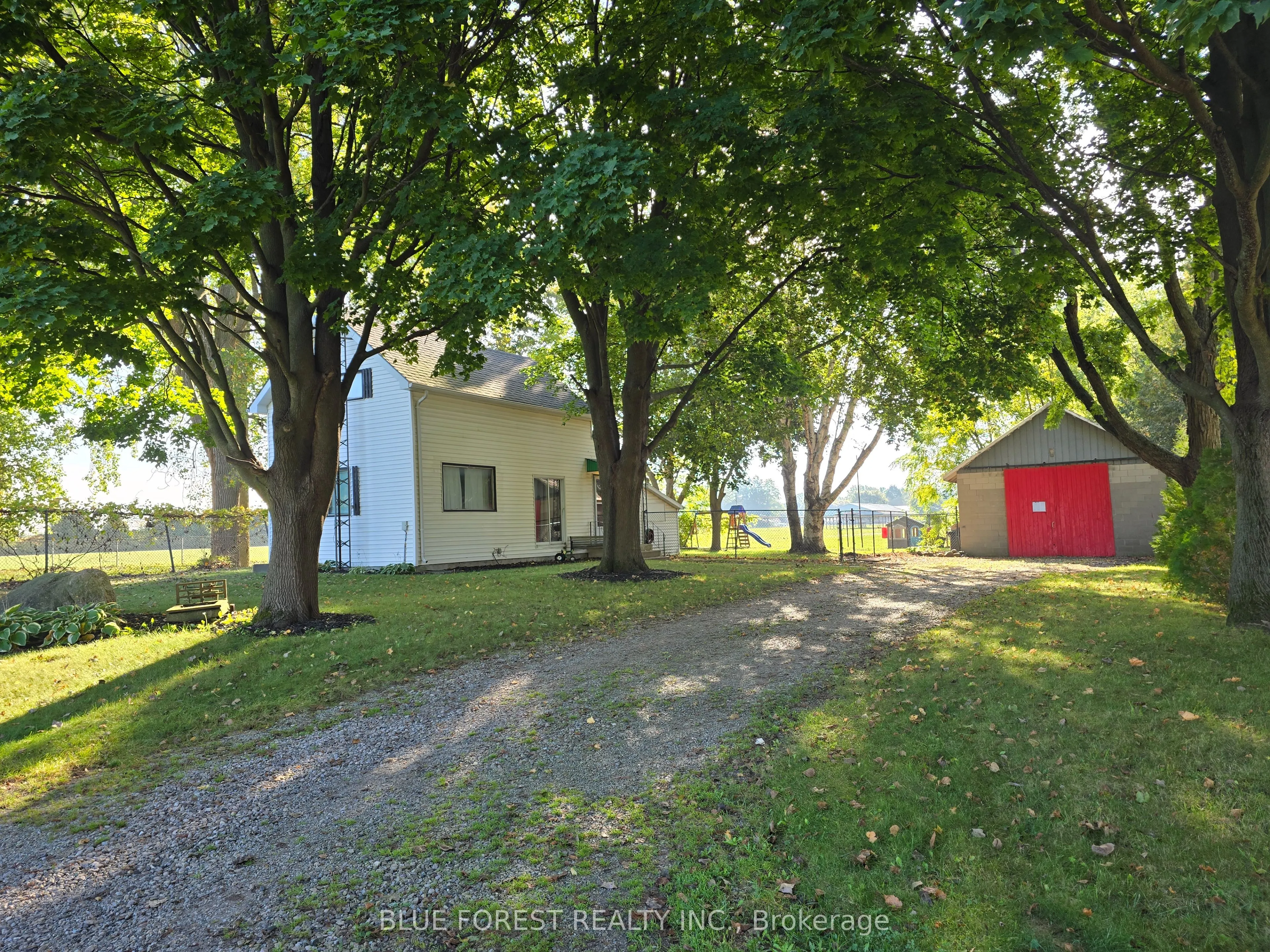 138 Centre Centre, ON N0L 2C0