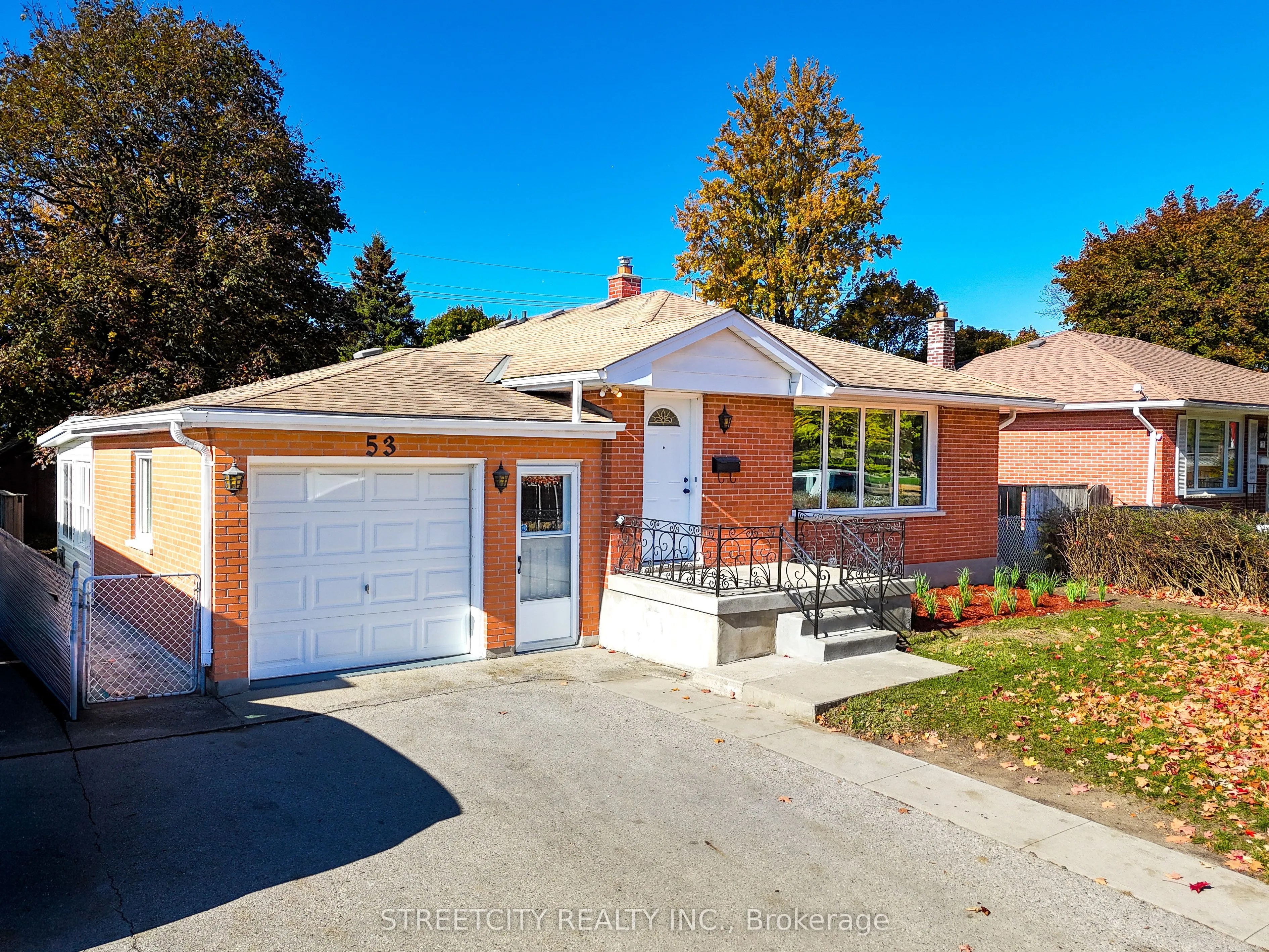 53 Susan Avenue, ON N5V 2G1