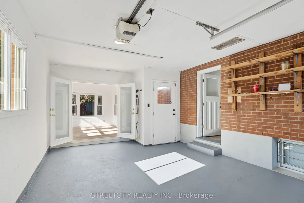 53 Susan Avenue, ON N5V 2G1