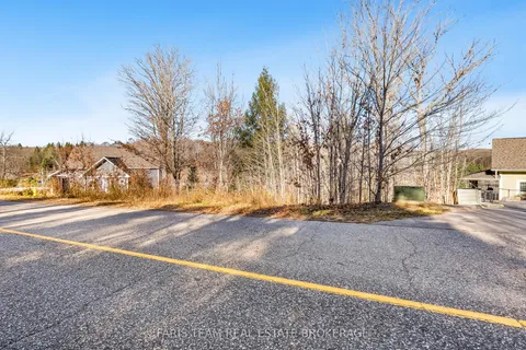 19 Deerhurst Highlands Drive, ON P1H 1B1