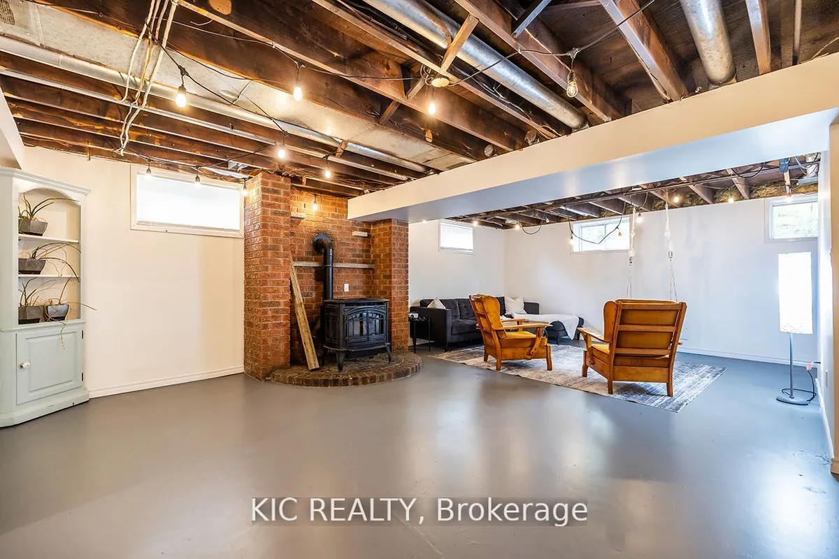 6 Sumcot Drive, ON K0L 1J0