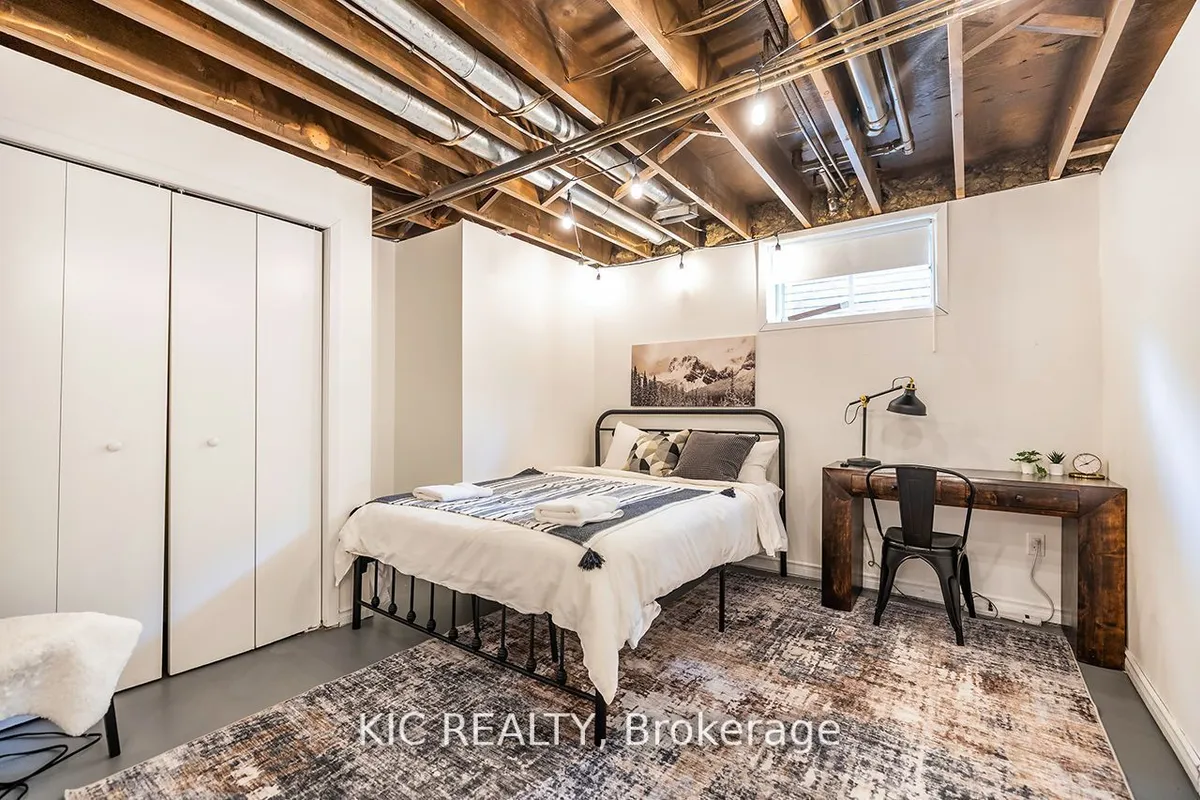 6 Sumcot Drive, ON K0L 1J0