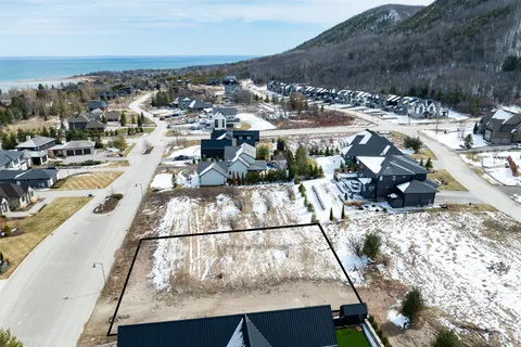 106 Stone Zack Lane, ON N0H 1J0