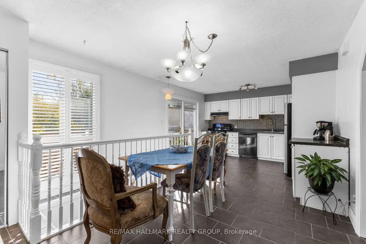 1902 Rosebella Avenue, ON K1T 1G7