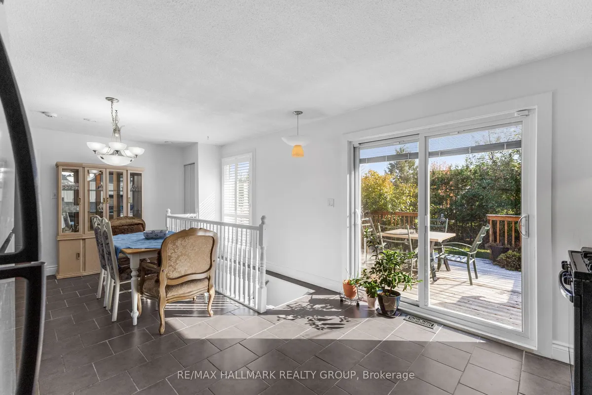 1902 Rosebella Avenue, ON K1T 1G7