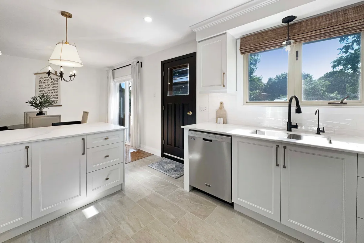 9 Normandy Circle, ON N3Y 4J6