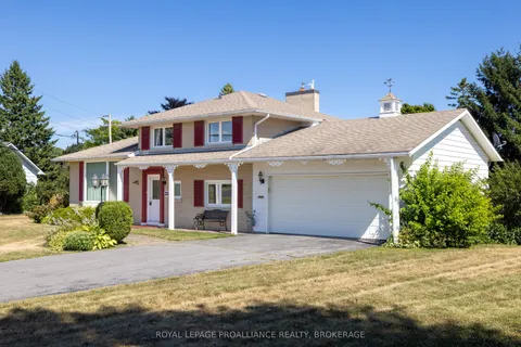 35 Manitou Crescent, ON K7N 1B1