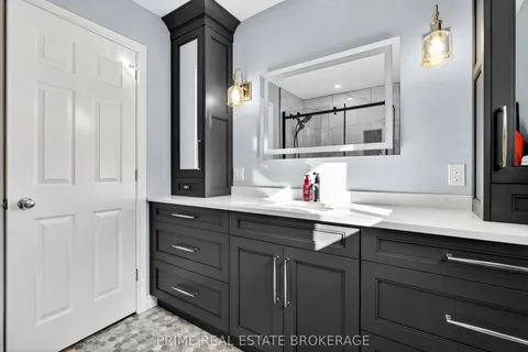 15 Harrington Crescent, ON N5R 6J1