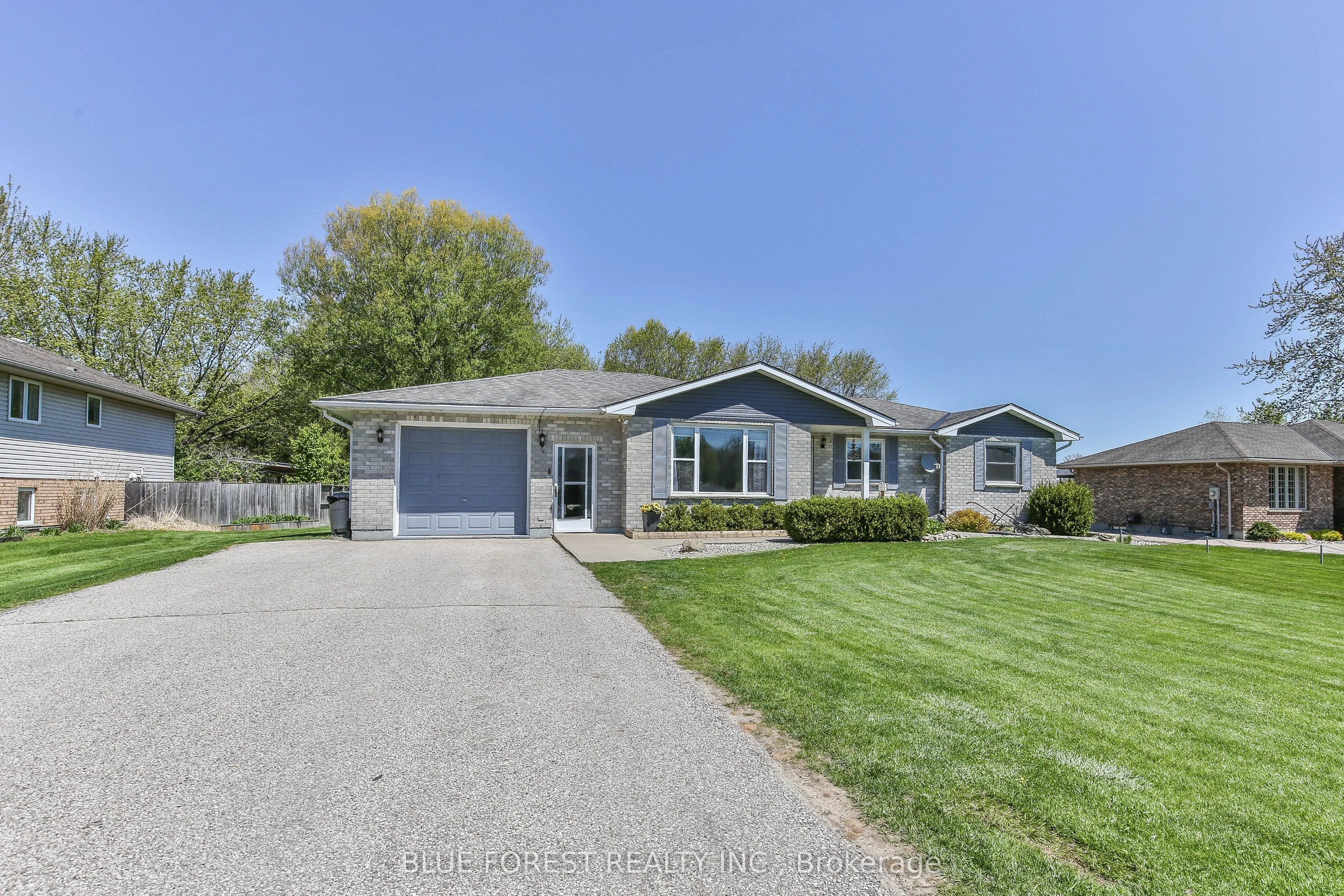 50000 Dingle Street, ON N5H 2R1