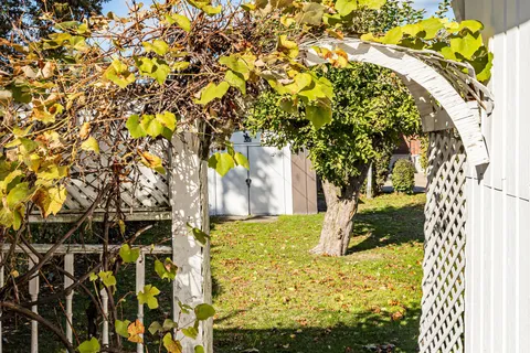 12 Ridley Heights Drive, ON L2S 2J2