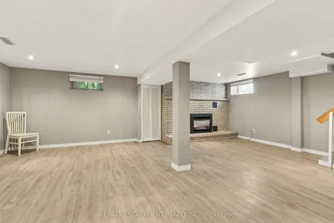 12 Ridley Heights Drive, ON L2S 2J2