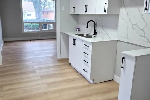 321 Dieppe Street, ON L3B 4V1