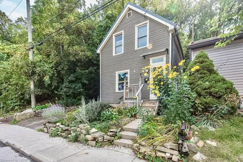 210 Charlton Avenue, ON L8N 1Z1