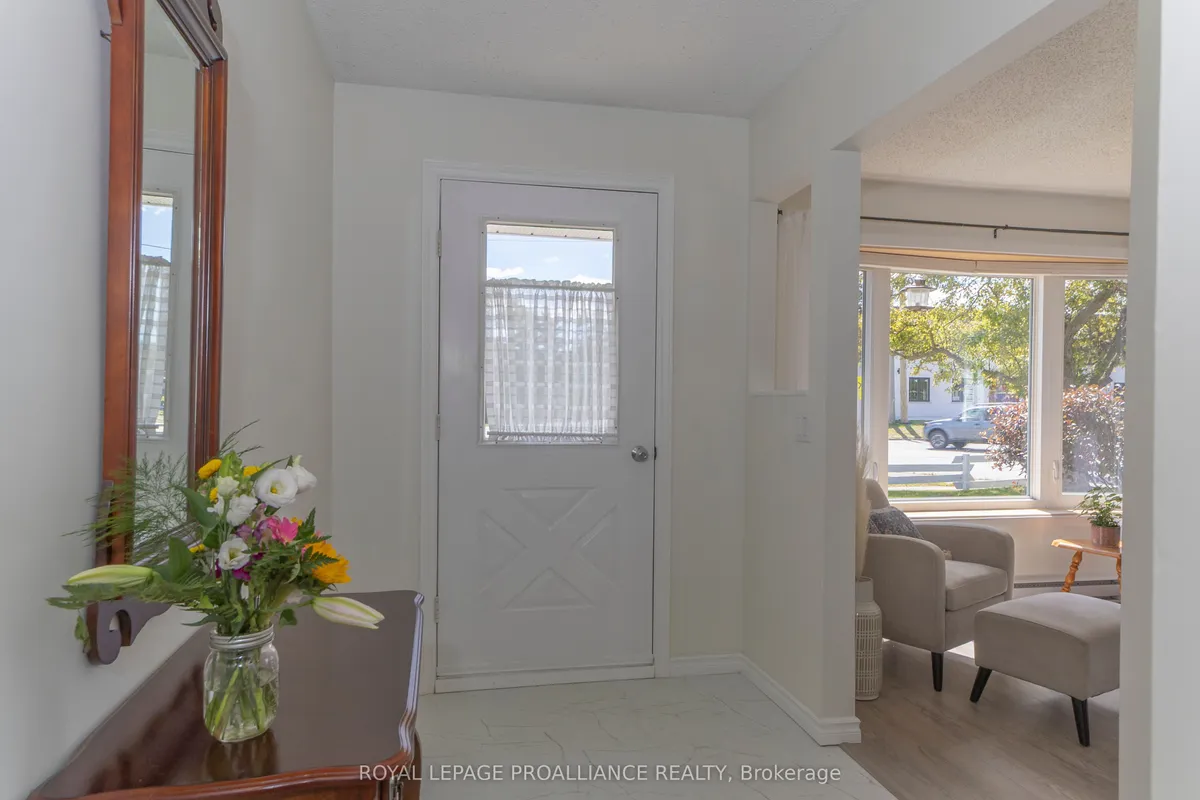 98 East Davis Street, ON K8V 6H4