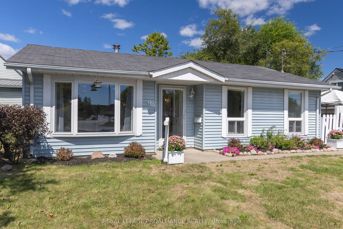 98 East Davis Street, ON K8V 6H4