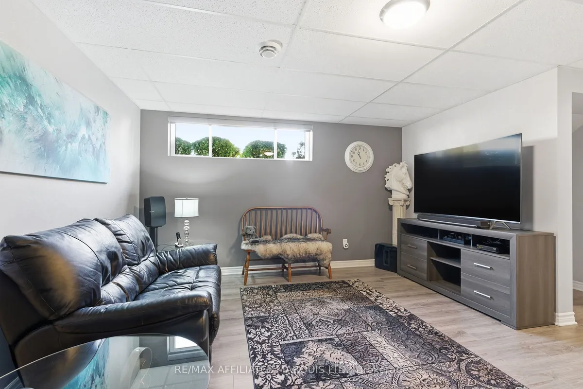 111 Leonia Street, ON K6H 5L8