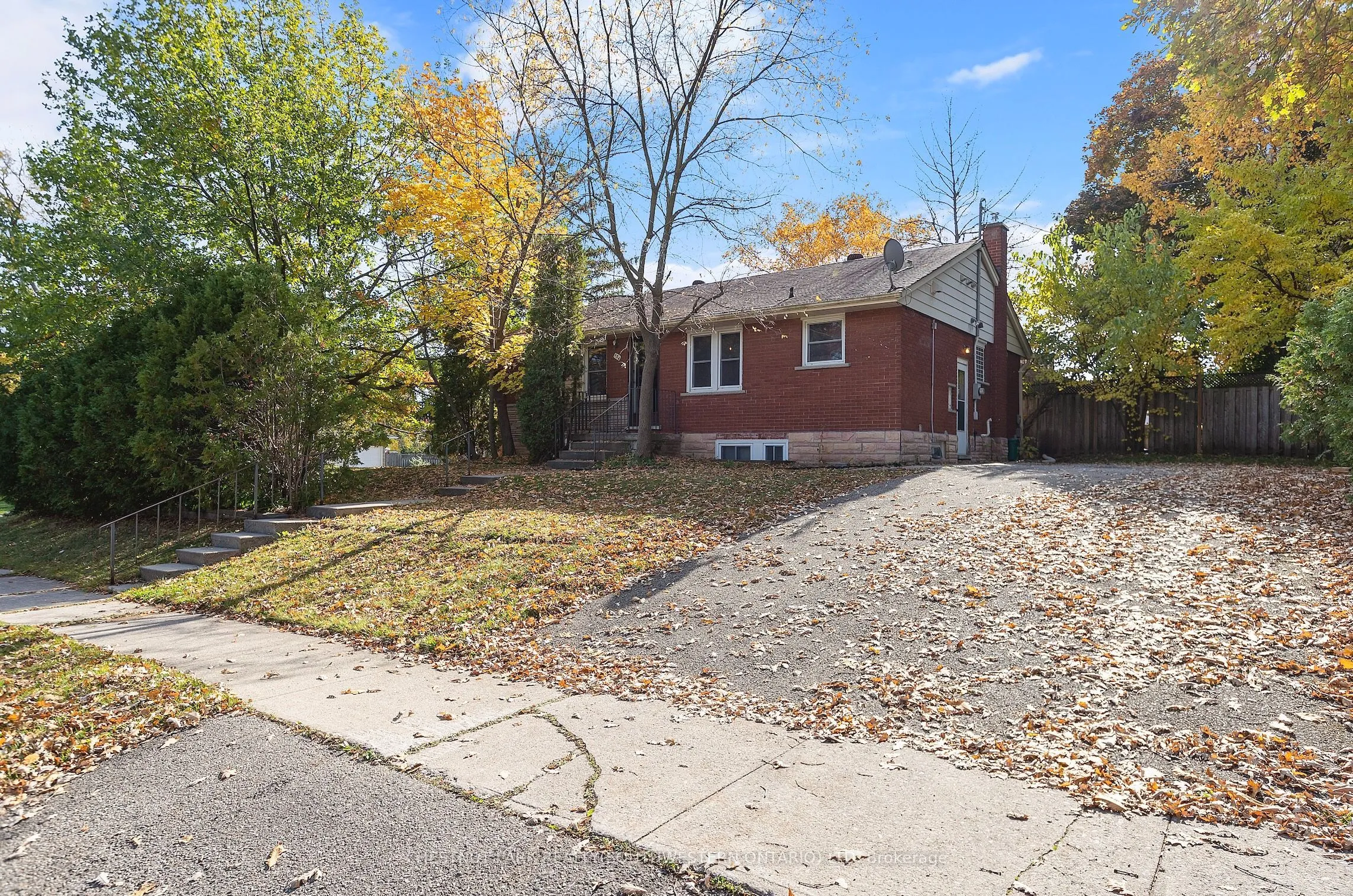 154 Elgin Crescent, ON N2J 2S6