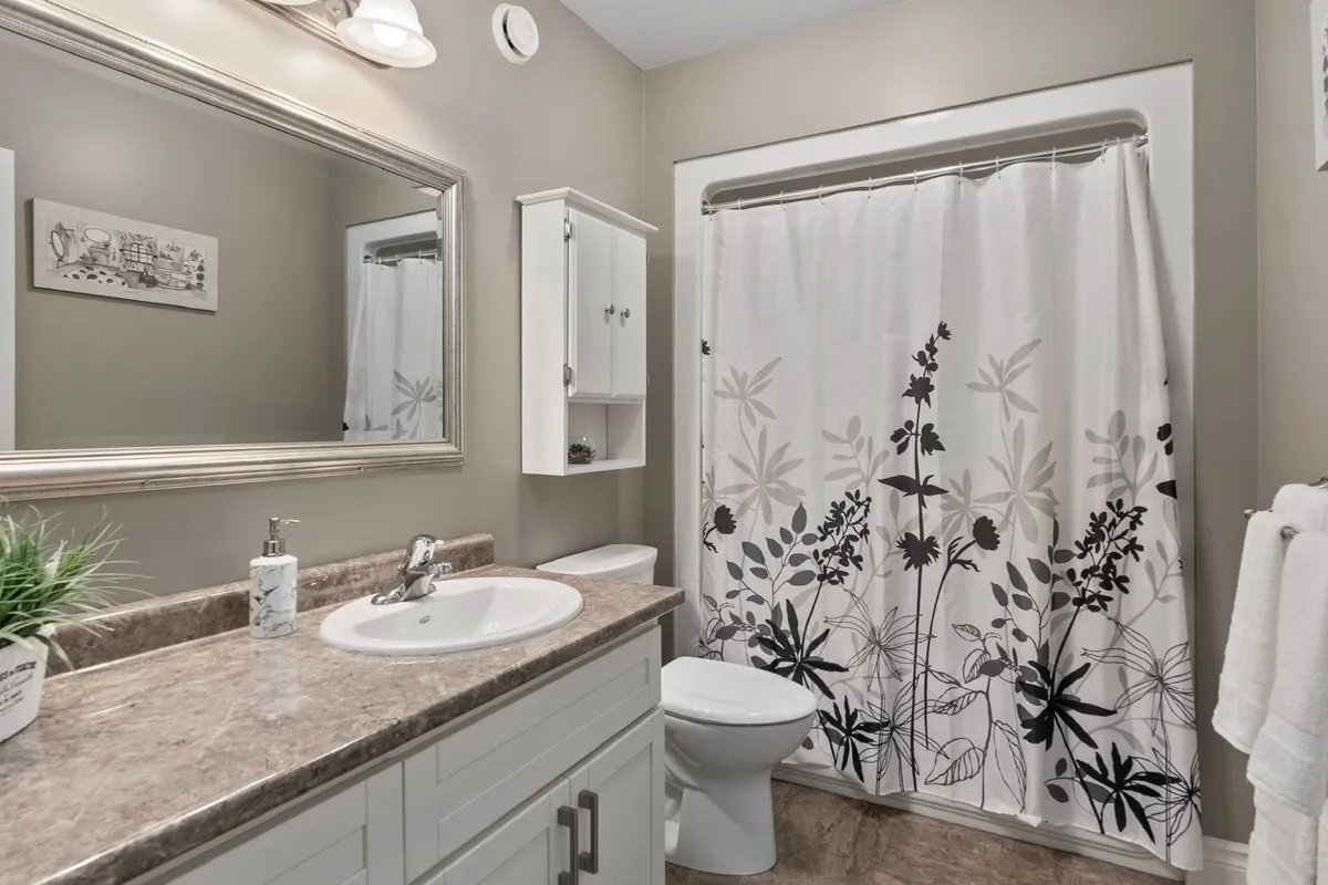 1025 TOWER Crescent, ON P0E 1G0