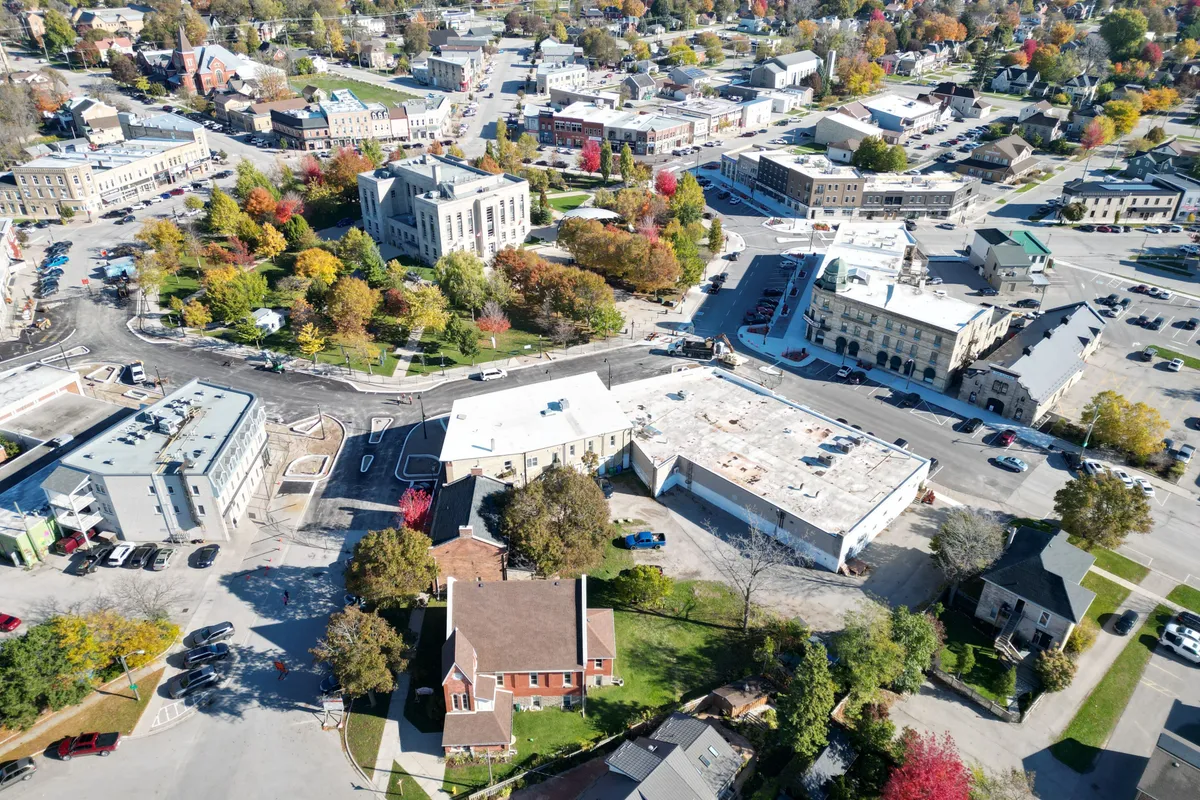 77 Montreal Street, ON N7A 2G5