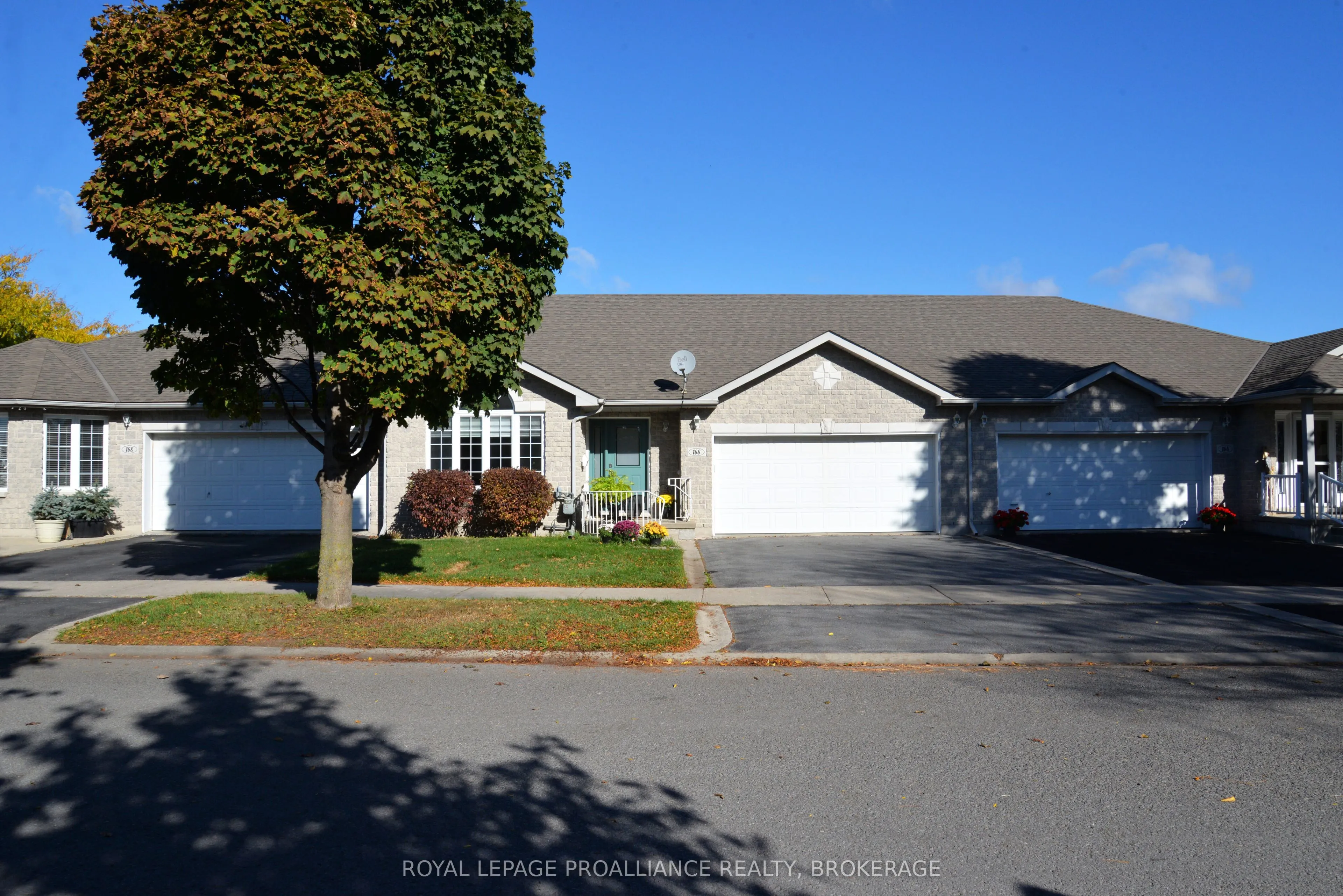 166 Ellesmeer Avenue, ON K7P 3H6